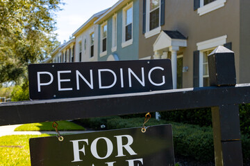 Townhouse sale pending sign