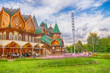 Foto op Plexiglas Moscow, Russia - August 27, 2023 : The wooden palace of Tsar Alexei Mikhailovich in Kolomenskoye © Alena