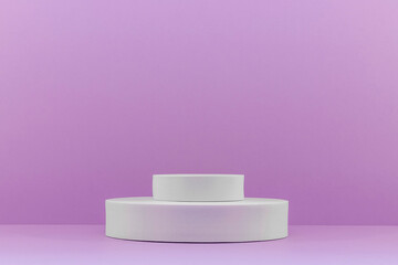 Arrière plan violet avec présentoir pour des produits avec un rendu 3 D. Plate-forme vide avec podium pour cosmétique, bijoux, maquette ou autres objets.