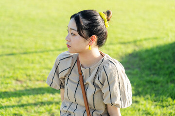 島を旅する女性