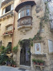 Fototapeta na wymiar Malte, La Valette, façade maisons anciennes
