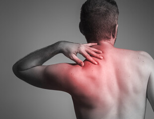 Men's upper back pain, shoulder red zone