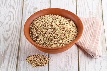 Raw dry quinoa cereal grain
