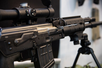 308 mm semi-automatic rifle with optics
