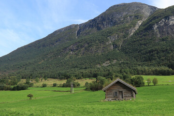Fototapeta na wymiar Berglandschaft in Olden in Norwegen