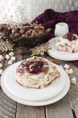 Cinnabon buns. Cinabon rolls with cream cheese and cream. 