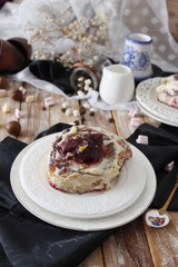 Cinnabon buns. Cinabon rolls with cream cheese and cream. 