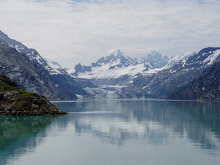 Fototapeta na wymiar Landscape of Mountain, Glacier and Clouds