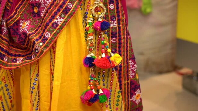 Traditional Indian outfit, Yellow Chainiya choli close-up 