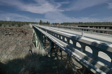 Steel bridge over Crooked River gorge,