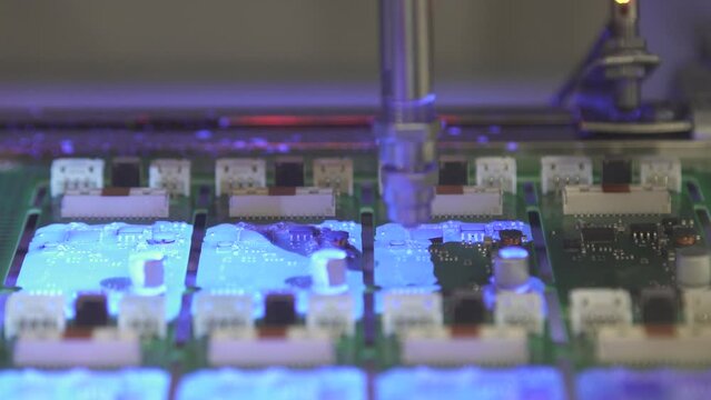 Surface conformal coating process. Coating machine. Automatic coating system