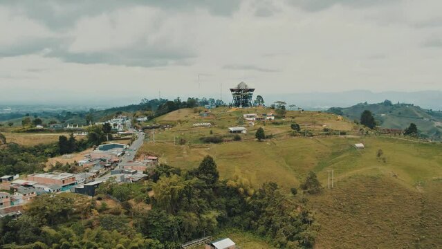Mirador de la colina iluminada, ubicado en Filandia, Quind&iacute;o, Colombia 
