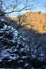 丹沢の大山三峰山より雪の山地に朝日の能ノ爪（熊ノ爪）
