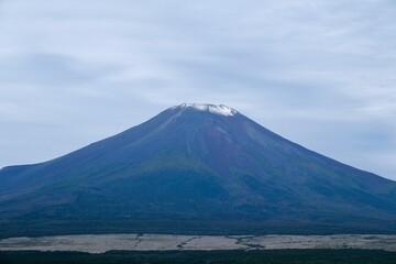 Fototapeta premium 【山梨】山中湖長池親水公園から見る富士山（初冠雪）