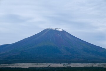 【山梨】山中湖長池親水公園から見る富士山（初冠雪）