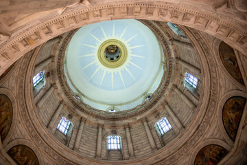 Inside of the dome of Victoria memorial, Calcutta. It was built between 1906 and 1921 by the British government. It is dedicated to the memory of Queen Victoria, Empress of India from 1876 to 1901.