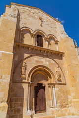 Fototapeta na wymiar Romanesque Basilica of san isidoro and monastery