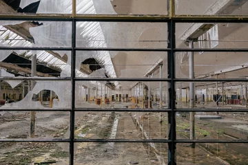 Fotobehang ancienne usine de filature abandonnée dans les Vosges près d'Epinal © jef 77