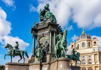 Obraz premium Maria Theresa square (Maria-Theresien-Platz) in Vienna, Austria