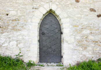Fototapeta na wymiar Door in Mirow Castle, Poland