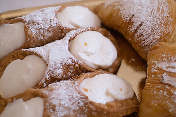cannoli with fresh ricotta filling, Italian style