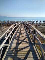 Fototapeta premium Brücke zum Strand