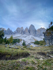 Scenic view of Wasserstuhl, Wasserkofel, Furchetta Grande, Odla de Valdusa, La Furchetta, Sass Rigais. mountains (from left to right) along Adolf-Munkel-Weg hiking trail