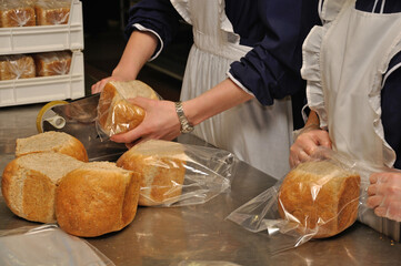bagging bread