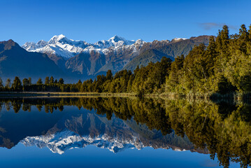 Fototapeta na wymiar Lake Matheson in South Island, New Zealand
