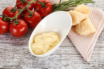 Cheese sauce in the bowl