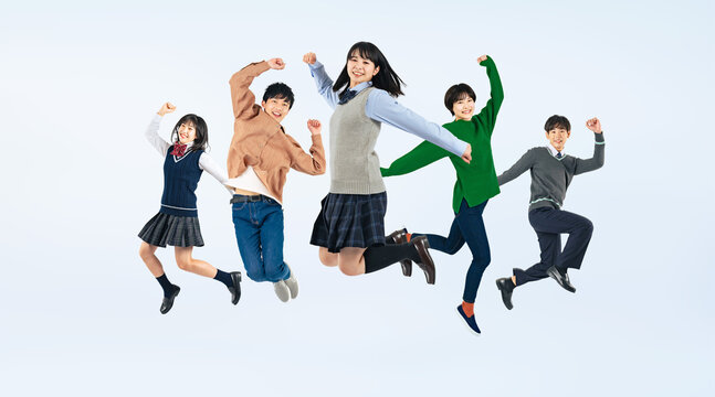 ジャンプする学生グループ　Z世代（切り抜き背景透過PNGも販売しております。作成者リンクから「PNG」で検索してください）