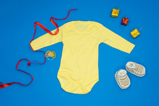 Baby onesie romper bodysuit product mockup.