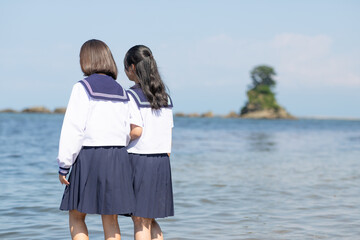 富山県 氷見 雨晴海岸 女子高生