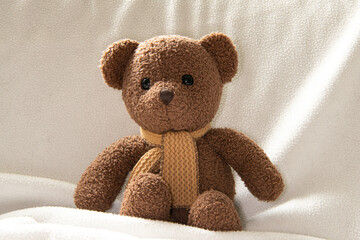 Trostspender - Niedlicher Teddybär mit Schal und Knopfaugen