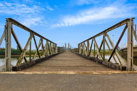Hien Luong bridge across the Ben Hai river is an iron bridge built by France in 1952 and was the boundary between the North and South during the Vietnam War 1954-1975.