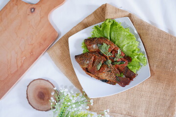 Fried mackerel fish with chili sauce