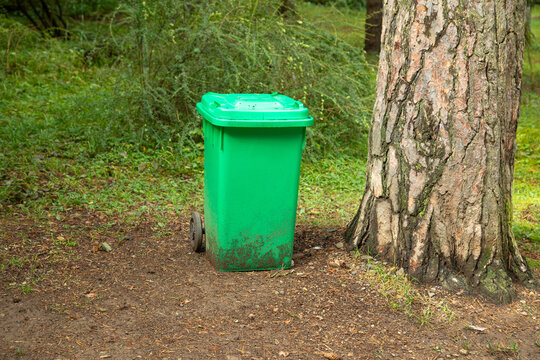 Trash bin in nature.