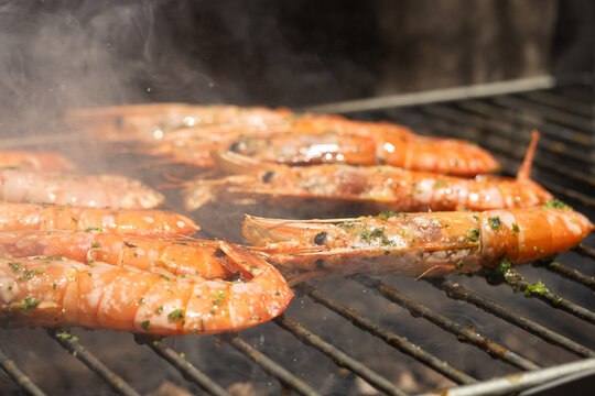 From above several gambones cooked on the grill
