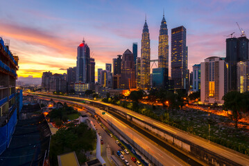 Obraz premium Petronas Towers at Sunset, Kuala Lumpur, Malaysia
