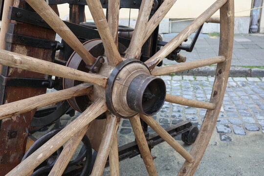 The old wheel from the cart