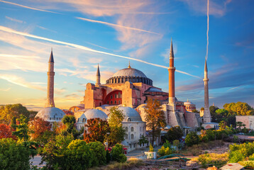 Obraz premium Hagia Sophia Mosque of Istanbul, colorful sunset view, Turkey