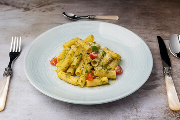 Pasta al pesto