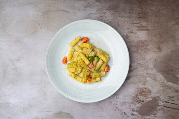 plato de pasta al pesto