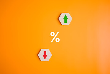 Percentage sign with direction of arrow up and down, Changes in interest rates, Arrow indicating up and down direction, Economic growth, Interest rate and mortgage rates concept - obrazy, fototapety, plakaty