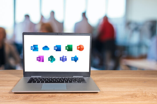 Brasil, Rio de Janeiro, 10/10/2023. Microsoft 365 logo and its content icons displayed on a laptop screen