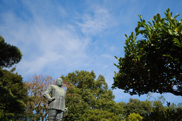鹿児島を見つめる西郷隆盛像