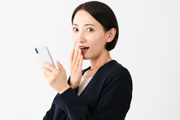 ビジネススーツを着ている若い女性　ビジネスイメージ