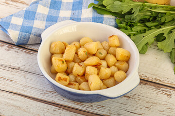 Roasted delicous scallop in the bowl