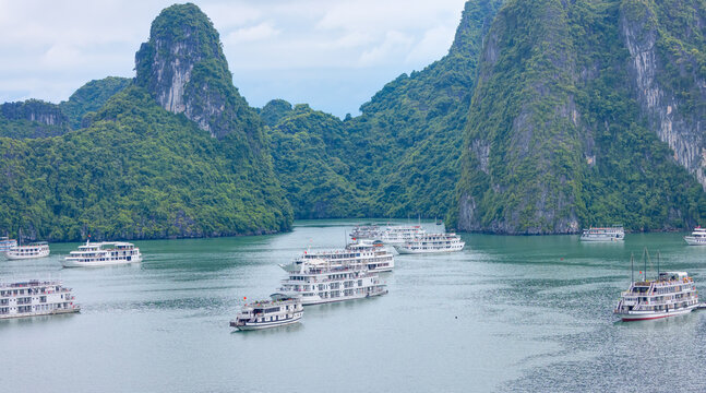 Beautiful landscape Ha long Bay view from adove the Bo Hon Island. Ha long Bay is the UNESCO World Heritage Site, it is a beautiful natural wonder in northern Vietnam