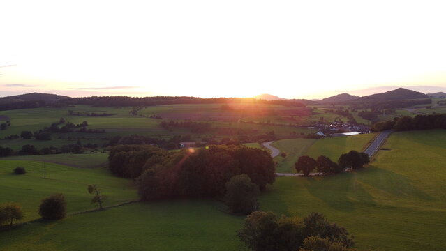 Sonnenuntergang in den schwarzen Bergen der bayrischen Rh&ouml;n (Geroda) 